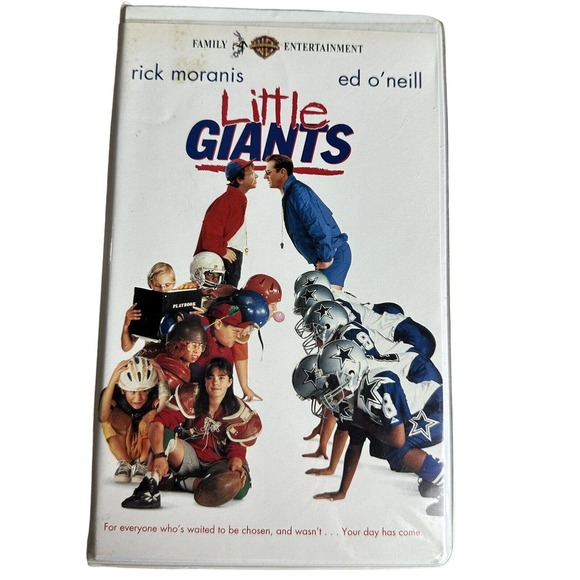 Little Giants VHS 1995 NFL Milk Caps WB Clamshell 16200 with Pogs Moranis - Picture 1 of 5